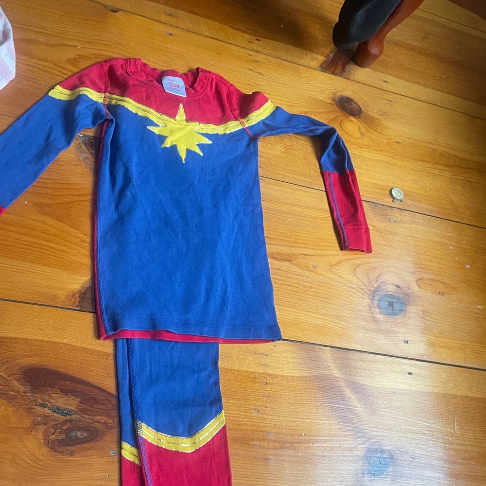 Two sets Hanna Andersson pajamas - sz8 Disney marvel - Picture 7 of 7